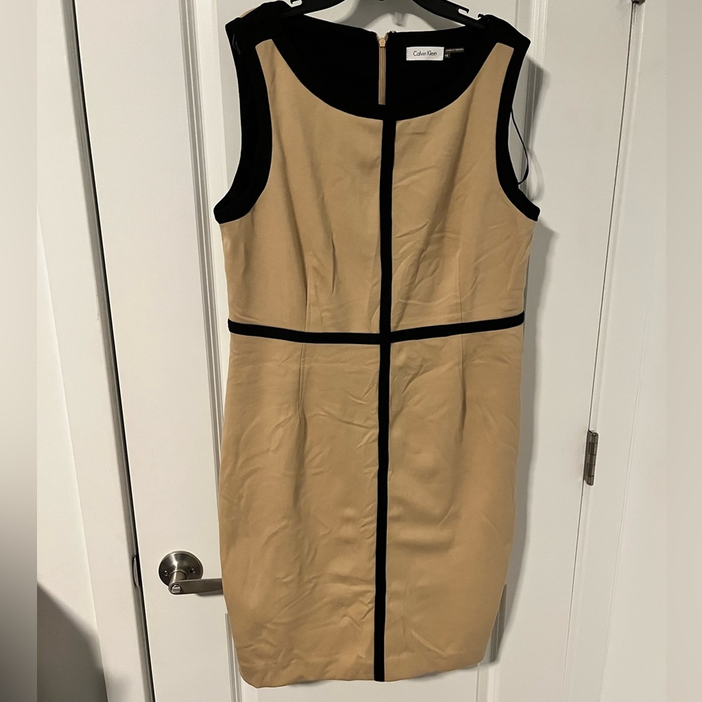 Calvin Klein Nude w Black Trim Shift Dress